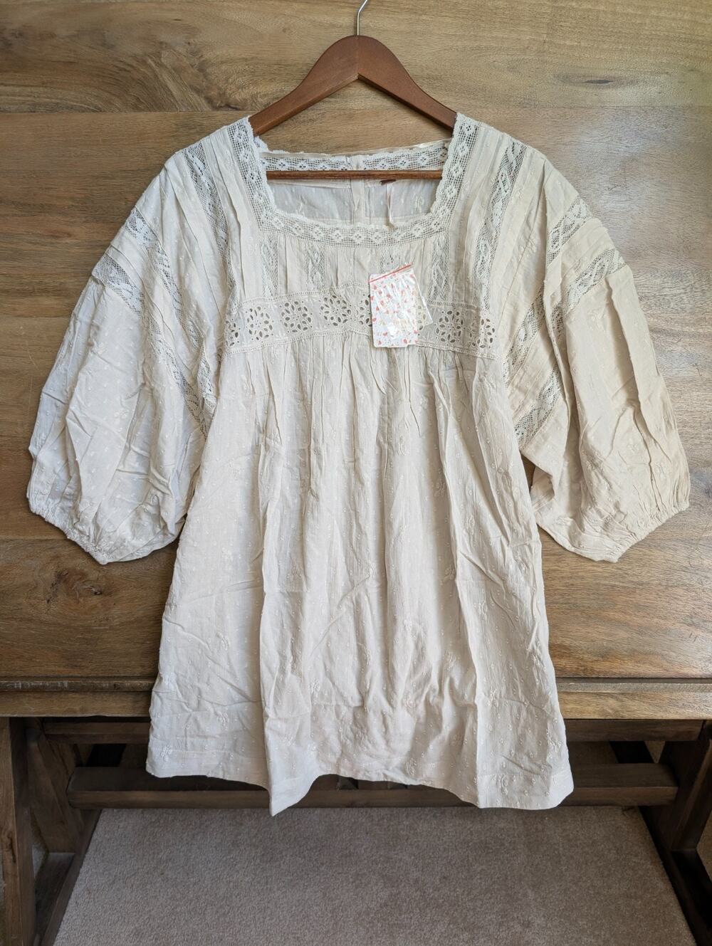 Free People Blouse Top Womens Small Beige Azalea Lace Long Sleeve Scoop Neck NWT